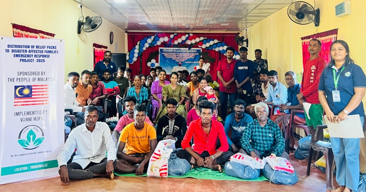 Vanni Hope delivers emergency food relief to flood-affected fishing families in Elakkanthai Paddalipuram, Trincomalee District after Cyclone Ditwah