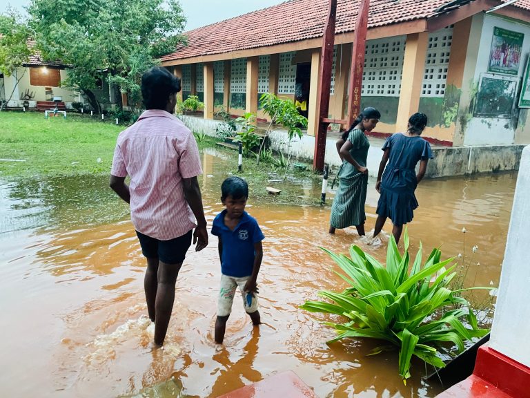 Vanni Hope delivering emergency flood relief to 40 displaced families in Pungudutivu Village after Cyclone Ditwah