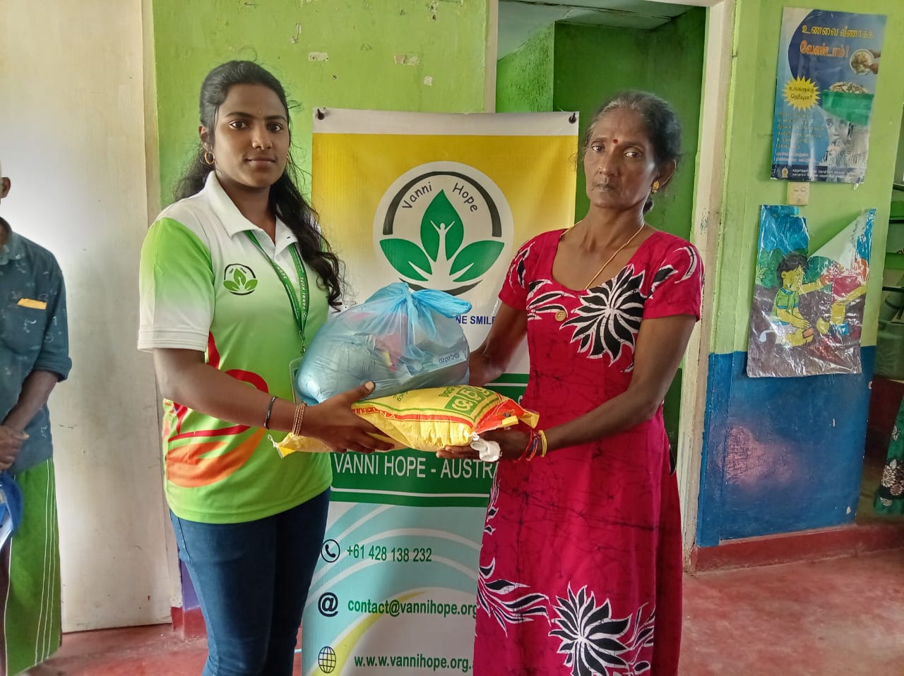 Emergency food relief provided by Vanni Hope Sri Lanka to landslide-affected families in Wattegodde Estate and Kalukele Division, Nuwara Eliya District