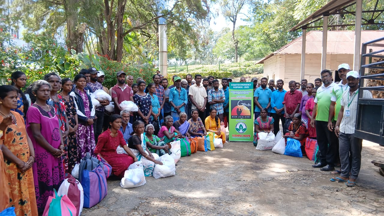 Emergency food relief distribution by Vanni Hope Australia to 104 families in Glen Alpin Estate, Badulla District after heavy rains and landslides
